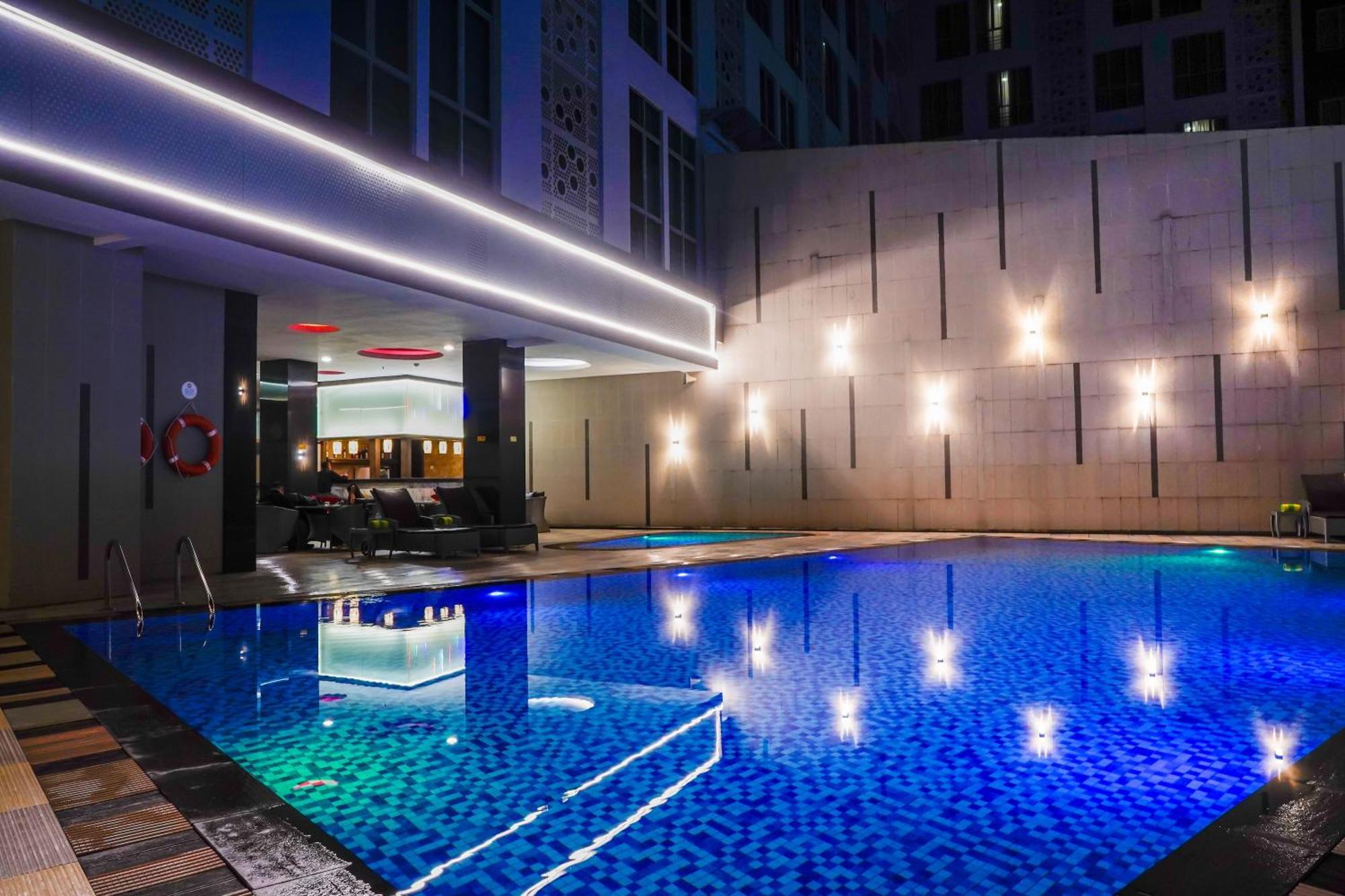 Nagoya Hill Hotel Batam Exterior foto